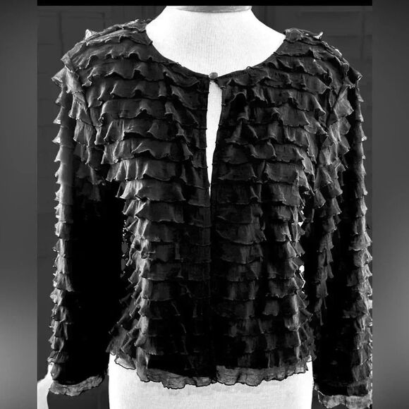 Vintage Ruffled Black Jacket, single button at closure. Halloween ready. - Picture 4 of 6